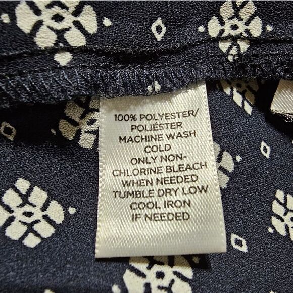 LOFT Navy Diamond Print Long Sleeve Chiffon Top - Size Small - Picture 6 of 6